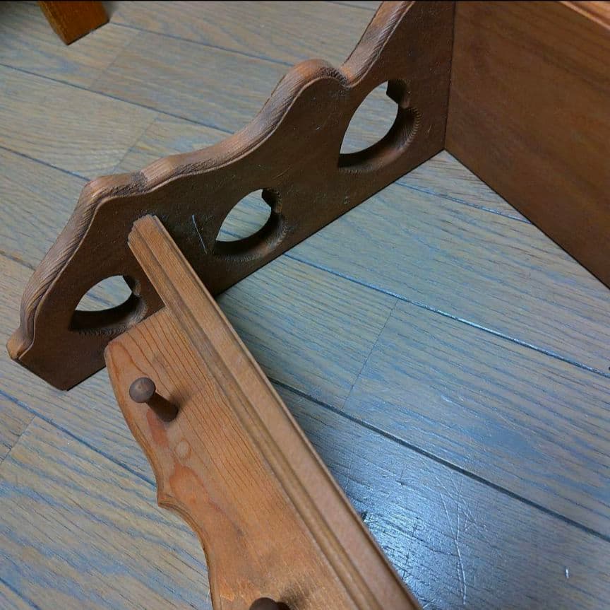 木製2段シェルフ ハート型デザイン　カントリー　ナチュラル　ペグ付