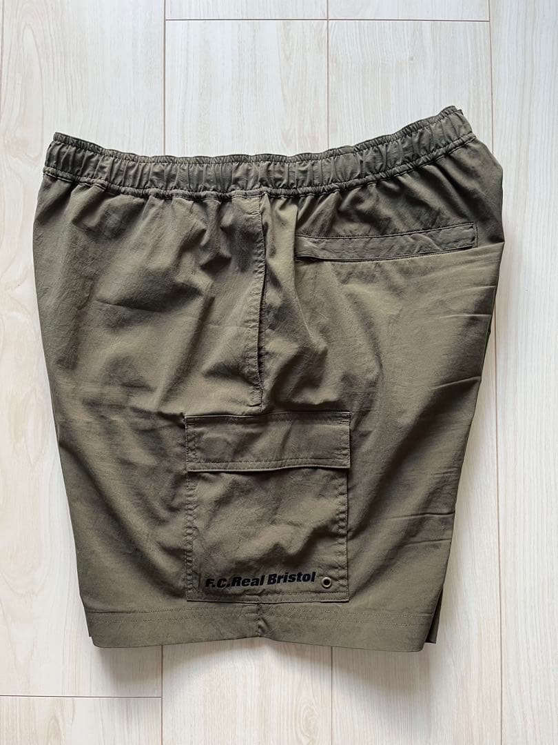 F.C. Real Bristol ショートパンツ オリーブ
