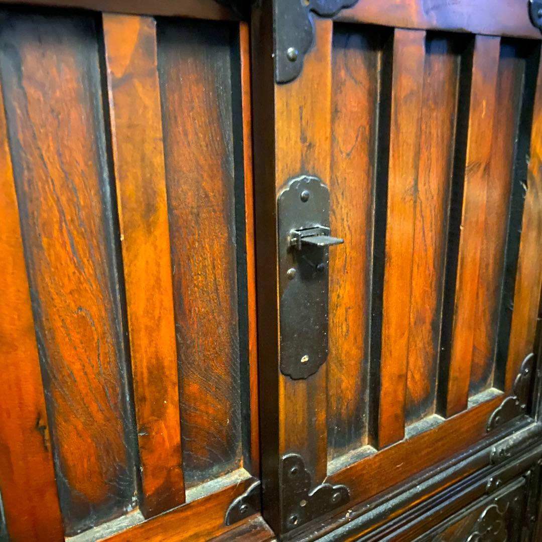 両面使用！木製階段状タンス　アンティーク 龍 両面彫金 引き取り！