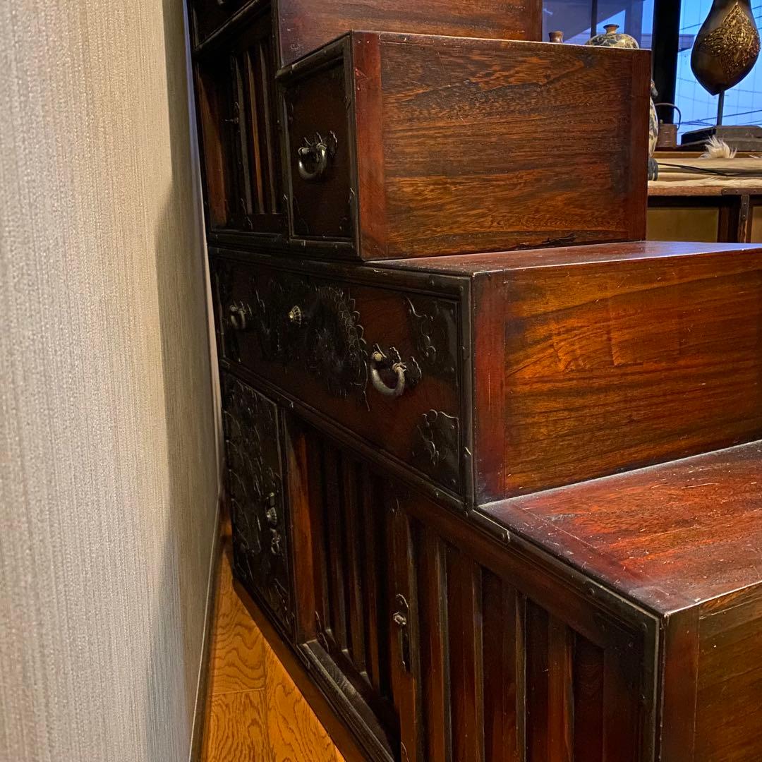 両面使用！木製階段状タンス　アンティーク 龍 両面彫金 引き取り！