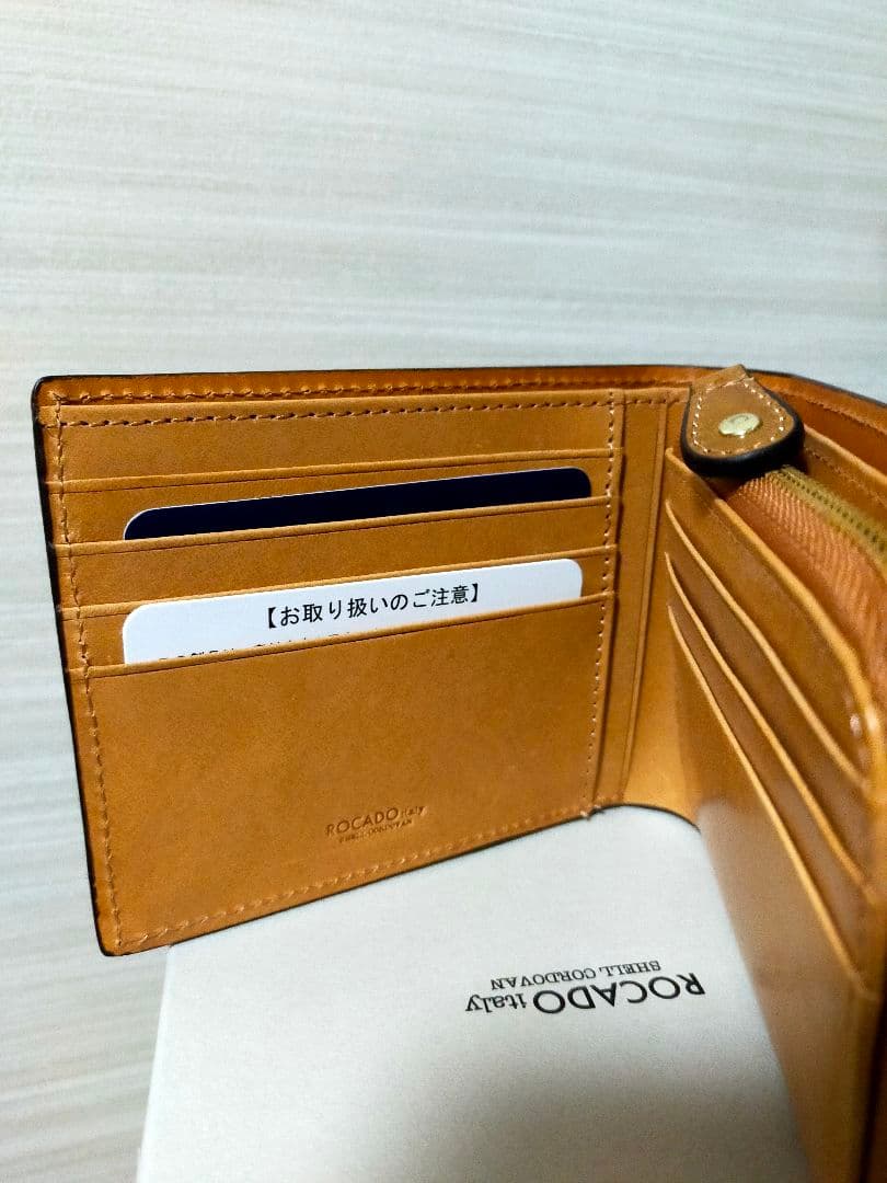 【新品】ロカド　シェルコードバン 二つ折り財布　最高級 イタリア馬革　小銭入付き
