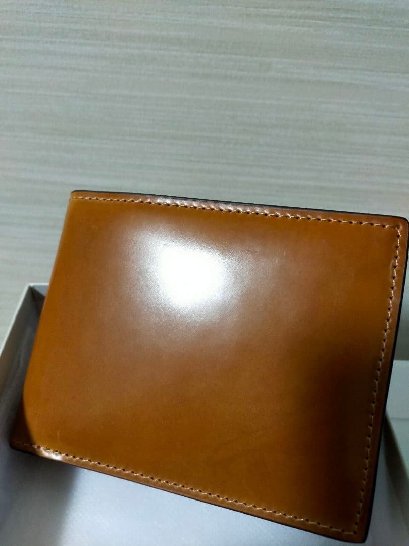 【新品】ロカド　シェルコードバン 二つ折り財布　最高級 イタリア馬革　小銭入付き