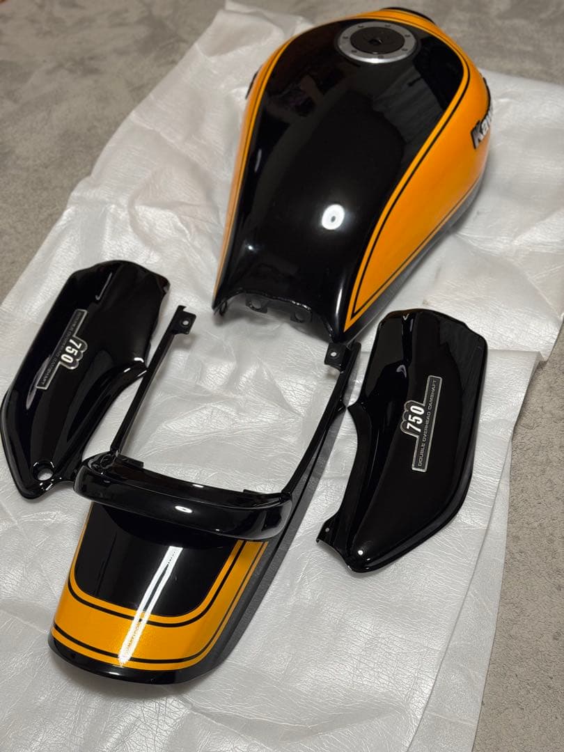 バ*タ様 ゼファー750 イエローボール外装セット