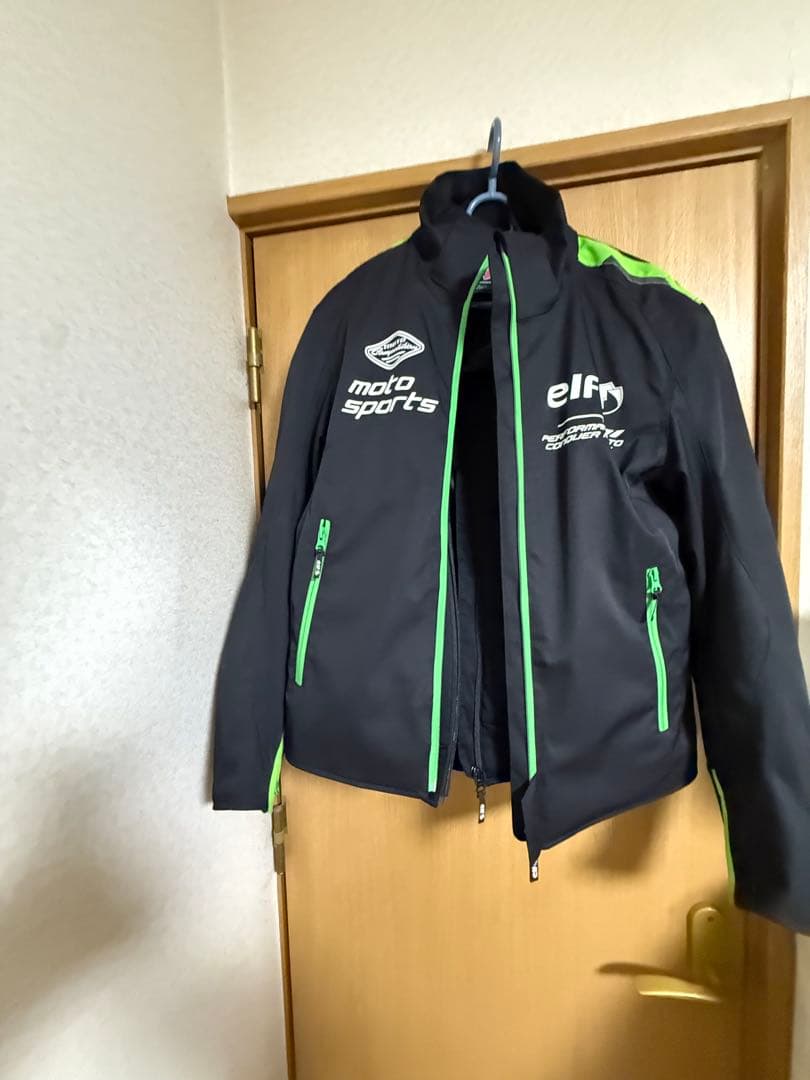 ほぼ新品　elf エルフ　エステンドジャケット　黒/緑EJ-A11