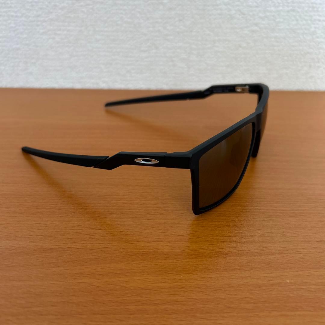OAKLEY Futurity Sun サングラス
