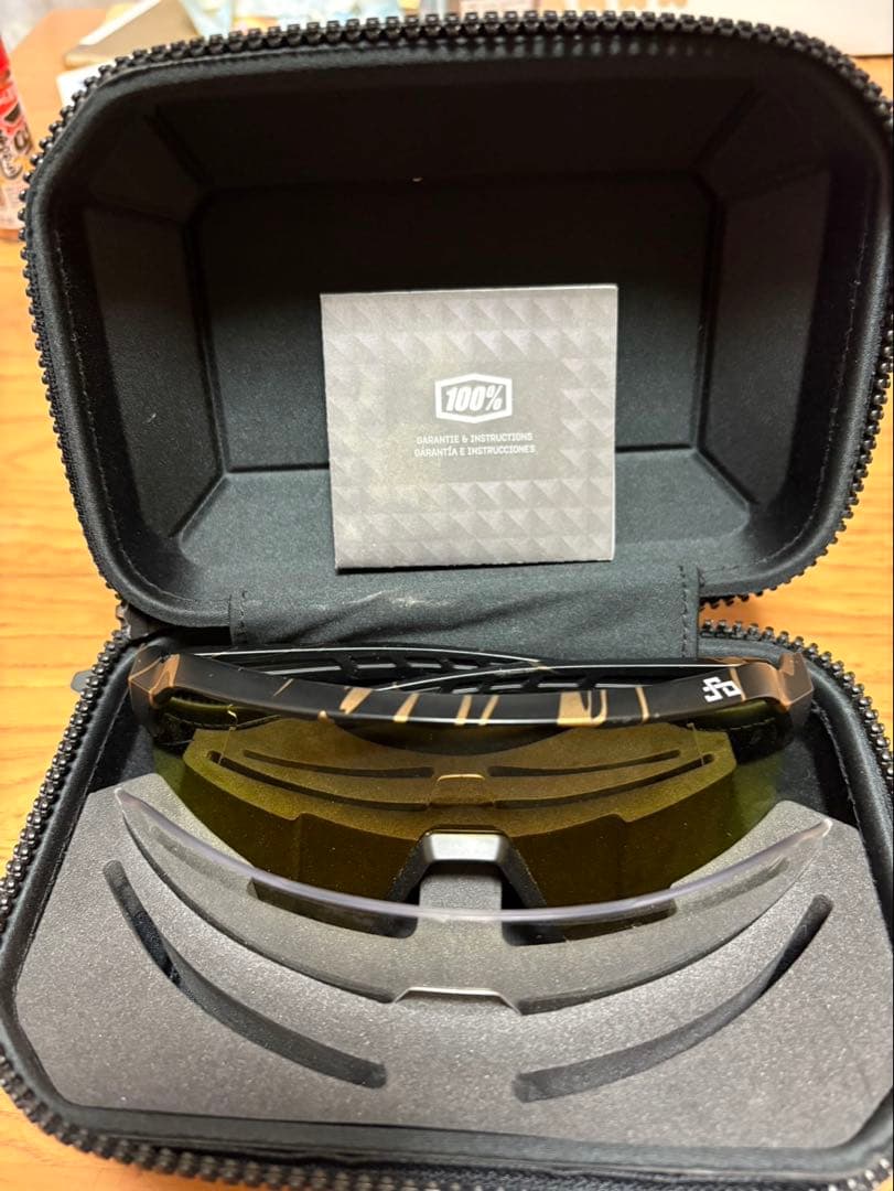 100% スポーツサングラス ゴールド 値下げありです‼️