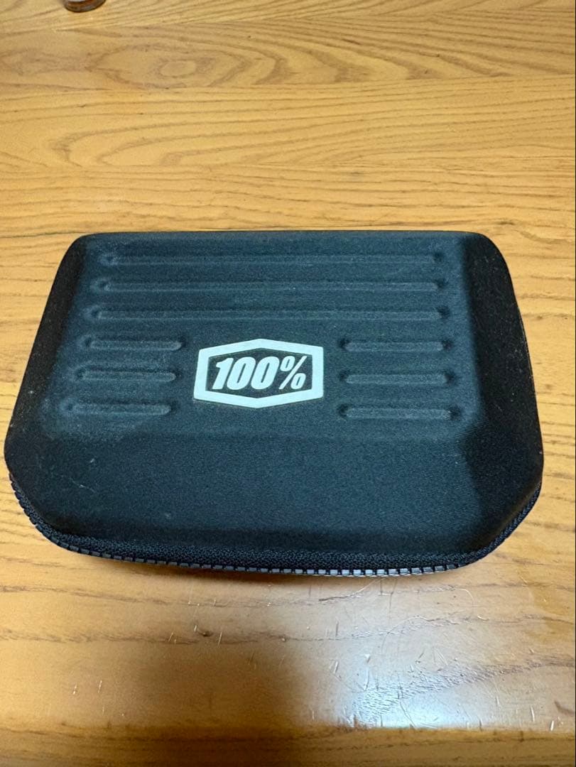 100% スポーツサングラス ゴールド 値下げありです‼️