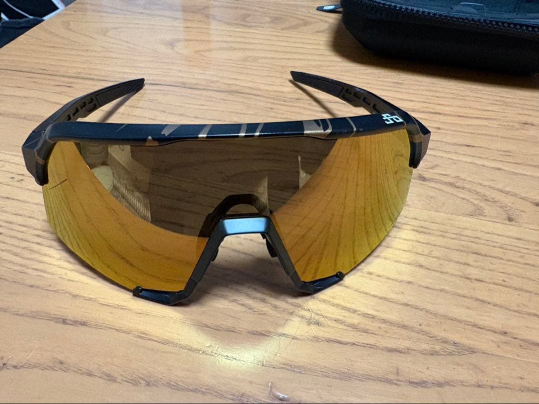 100% スポーツサングラス ゴールド 値下げありです‼️