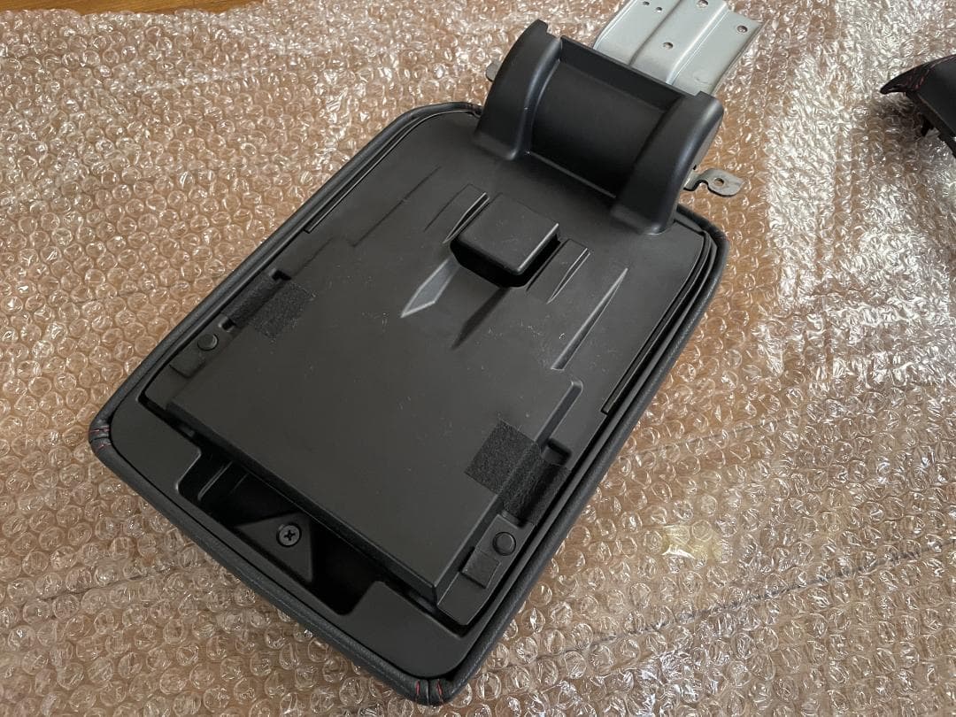 インプレッサ・レヴォーグ用 純正合革貼り赤ステッチ入りアームレスト他内装品3点