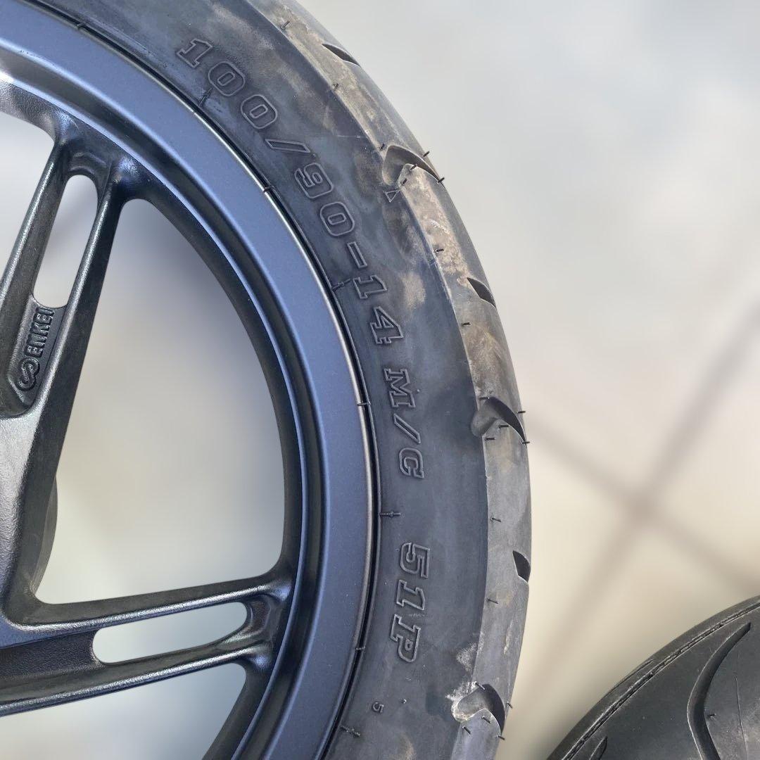 PCX 125の前後タイヤホイールセットVespa 90/90-14 ブラック