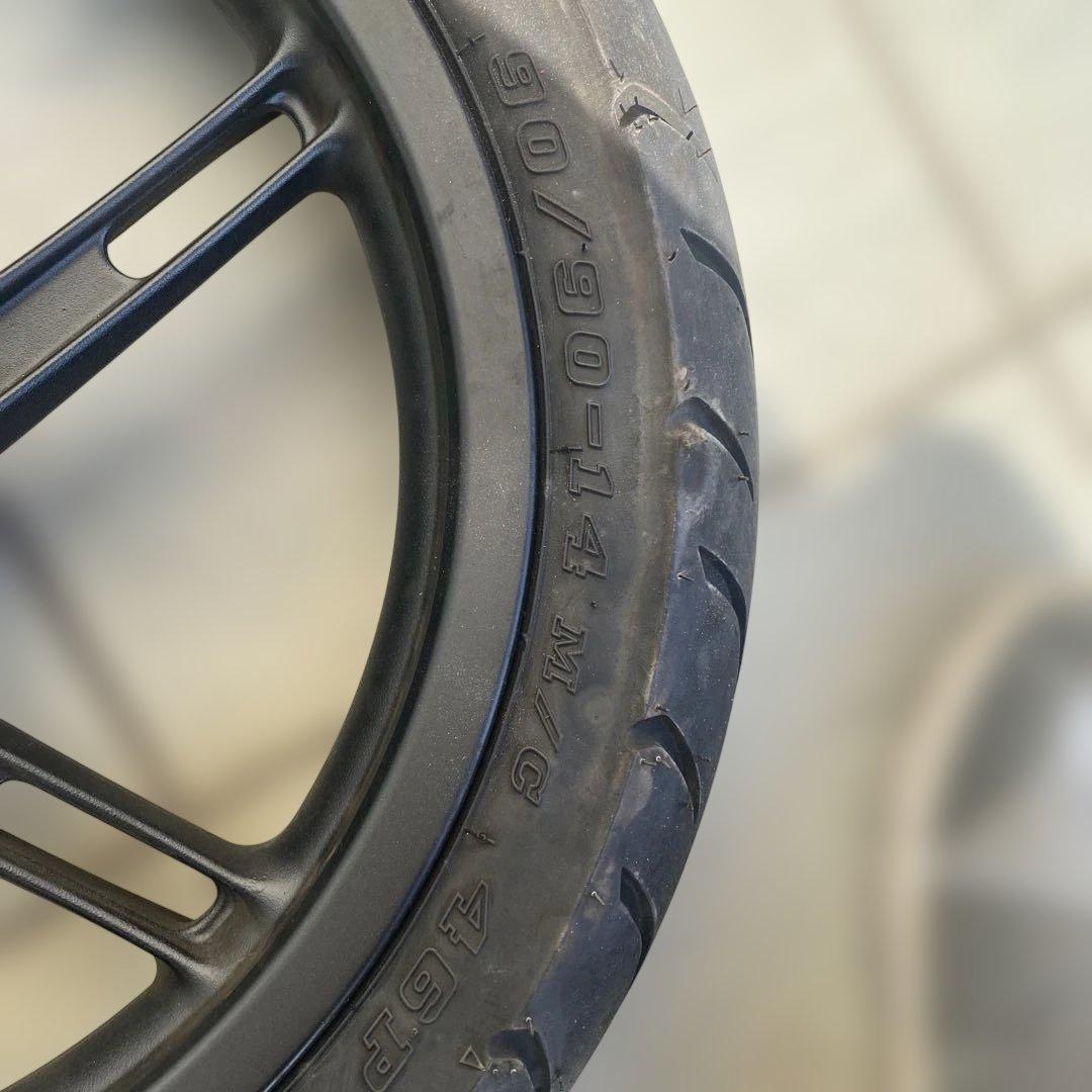 PCX 125の前後タイヤホイールセットVespa 90/90-14 ブラック