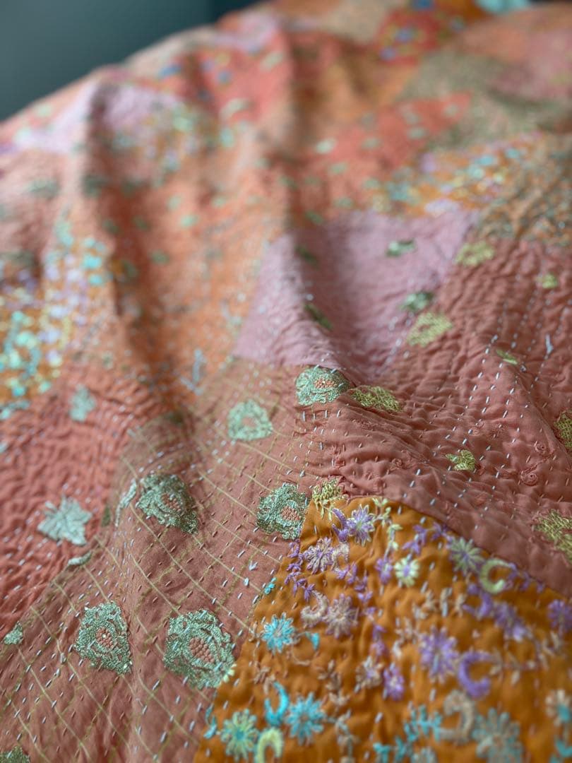 ラリーキルト　インド刺繍　カンタキルト　ヴィンテージ　パッチワーク　マルチカバー