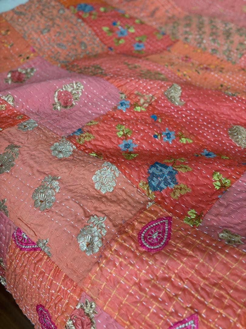 ラリーキルト　インド刺繍　カンタキルト　ヴィンテージ　パッチワーク　マルチカバー