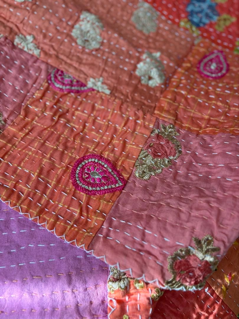 ラリーキルト　インド刺繍　カンタキルト　ヴィンテージ　パッチワーク　マルチカバー