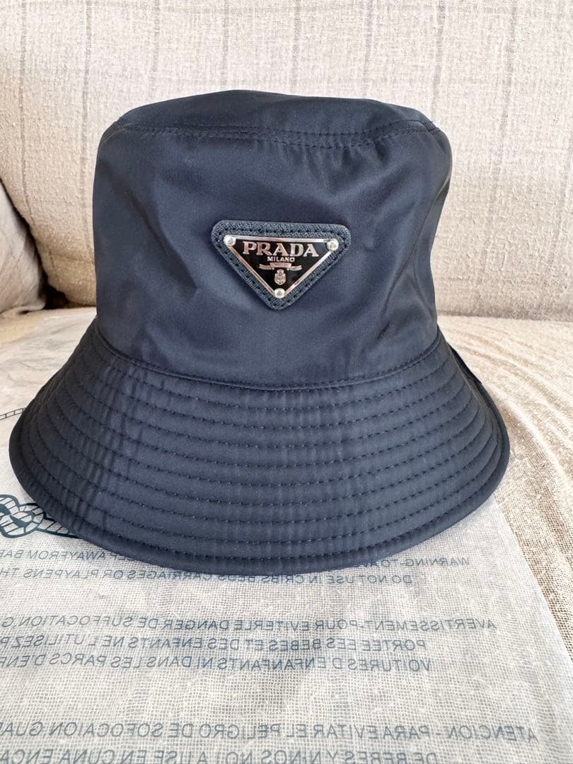 PRADA ブラック バケットハット ナイロン バケハ