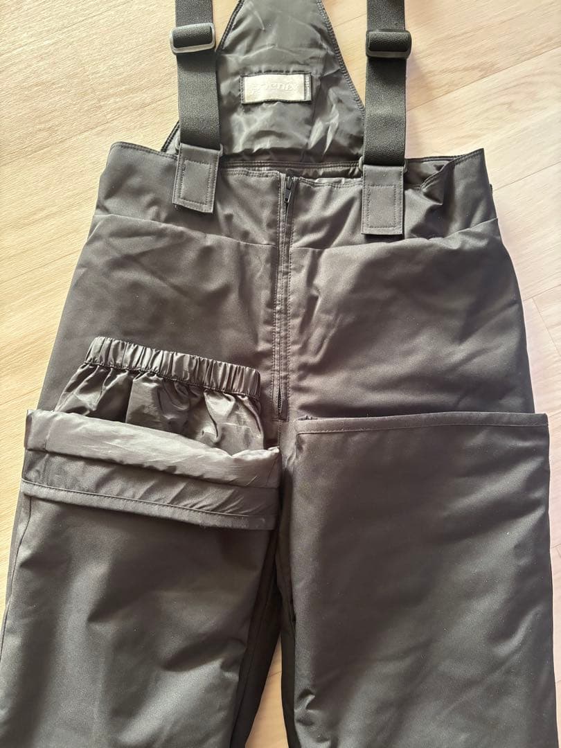 Phenix キッズスキーウェア160㎝ブラック✖️オリーブグリーンサイズ調節可能