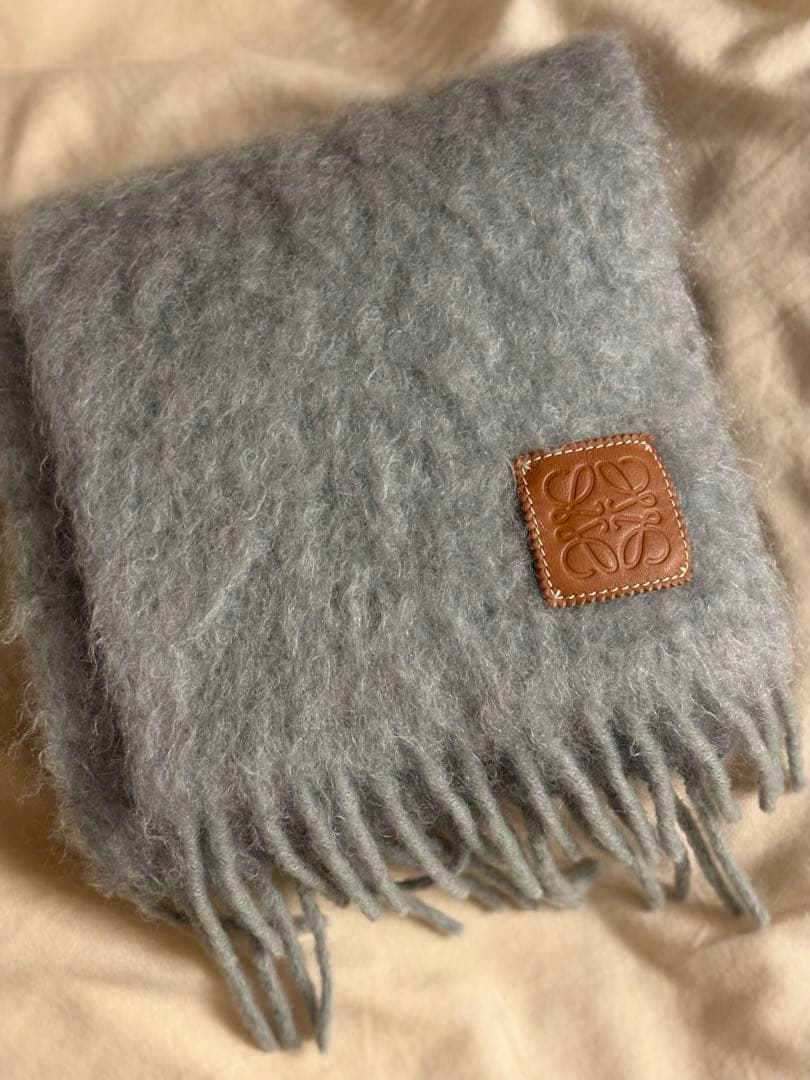 LOEWE マフラー　グレー