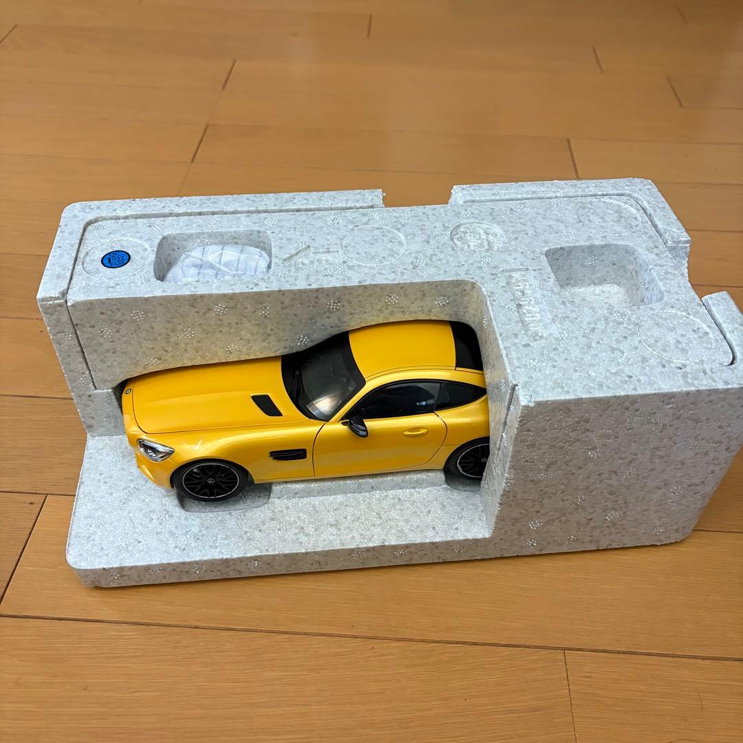 Mercedes公式 AMG GT S イエロー 1/18スケール