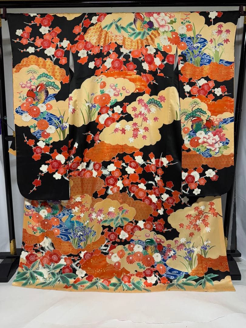 [美品] 高身長　振袖　黒　古典柄　松竹梅　駒刺繍　成人式　卒業式　礼装　結婚式