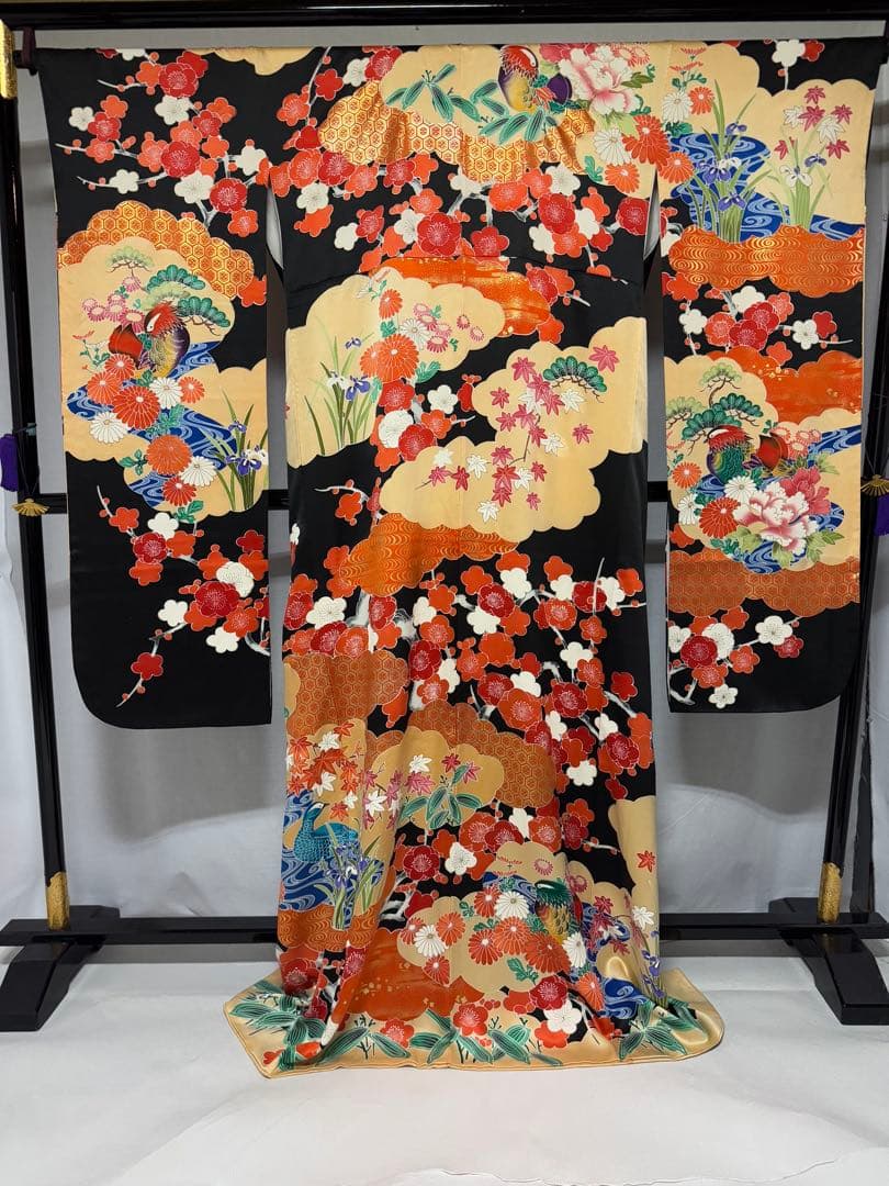 [美品] 高身長　振袖　黒　古典柄　松竹梅　駒刺繍　成人式　卒業式　礼装　結婚式