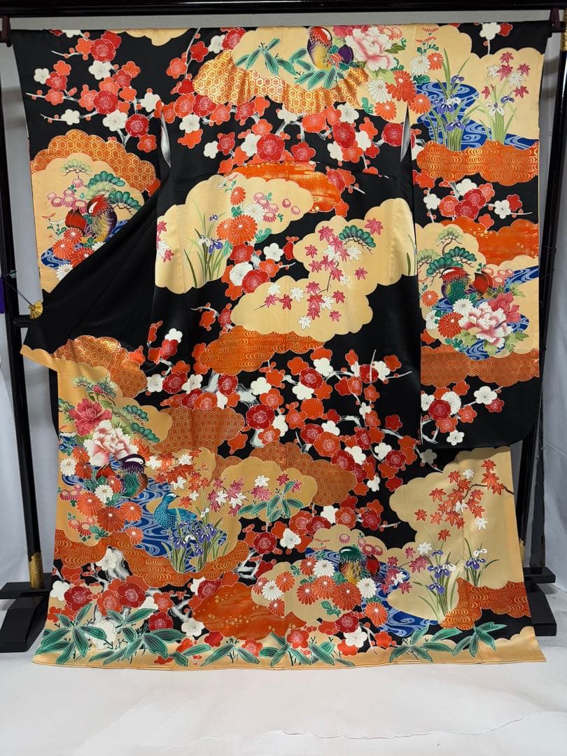 [美品] 高身長　振袖　黒　古典柄　松竹梅　駒刺繍　成人式　卒業式　礼装　結婚式