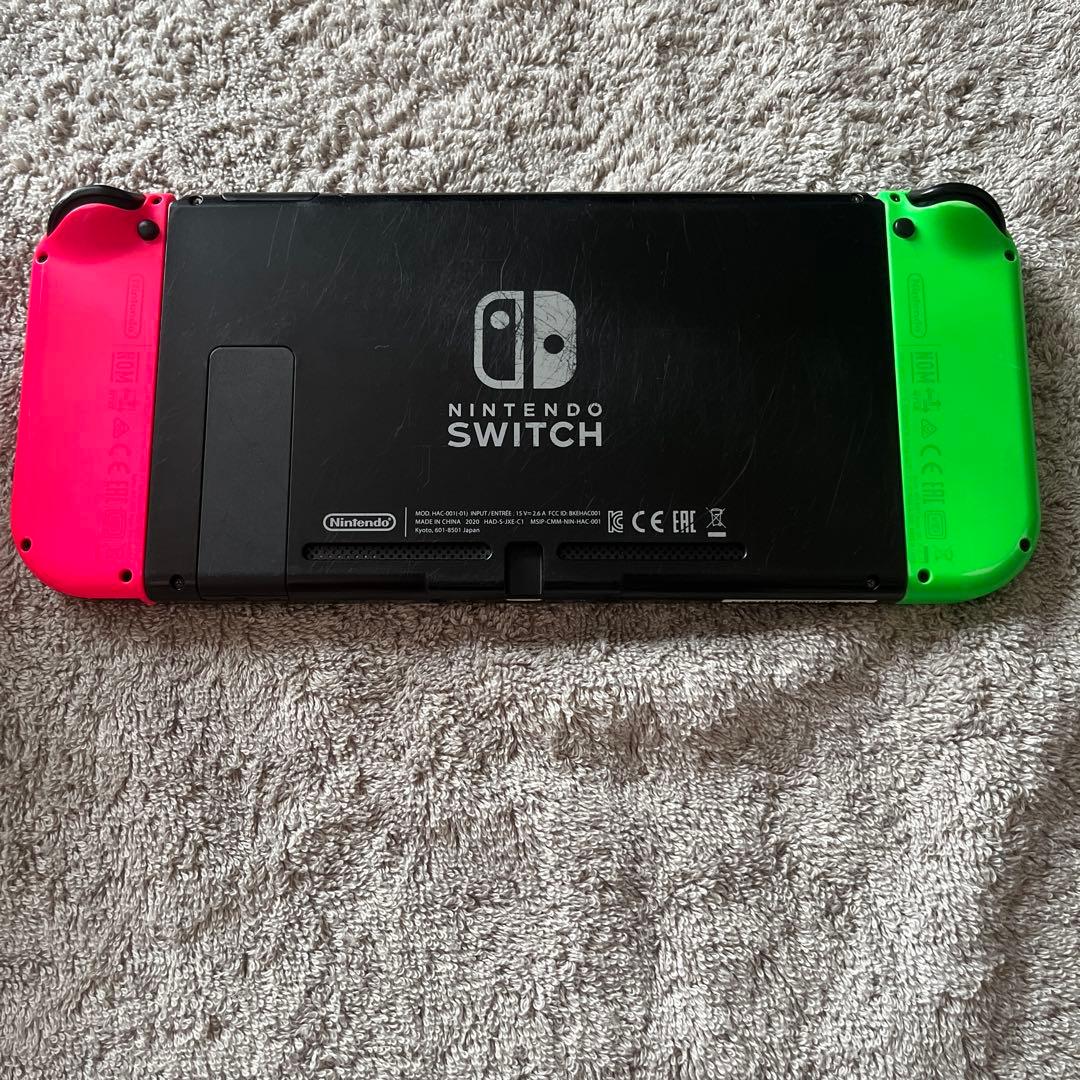 Nintendo Switch グリーンとピンクのジョイコン