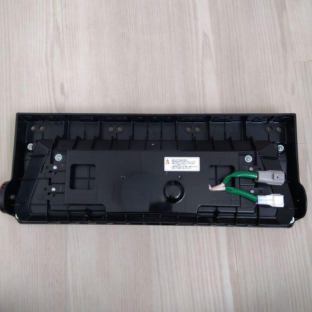 小糸製、3連シーケンシャルテールランプ