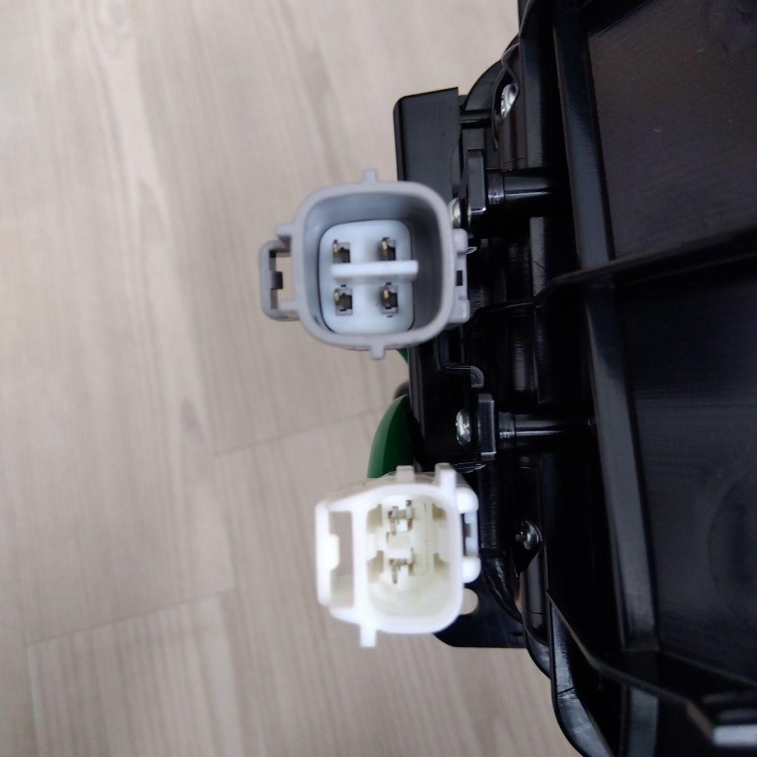 小糸製、3連シーケンシャルテールランプ