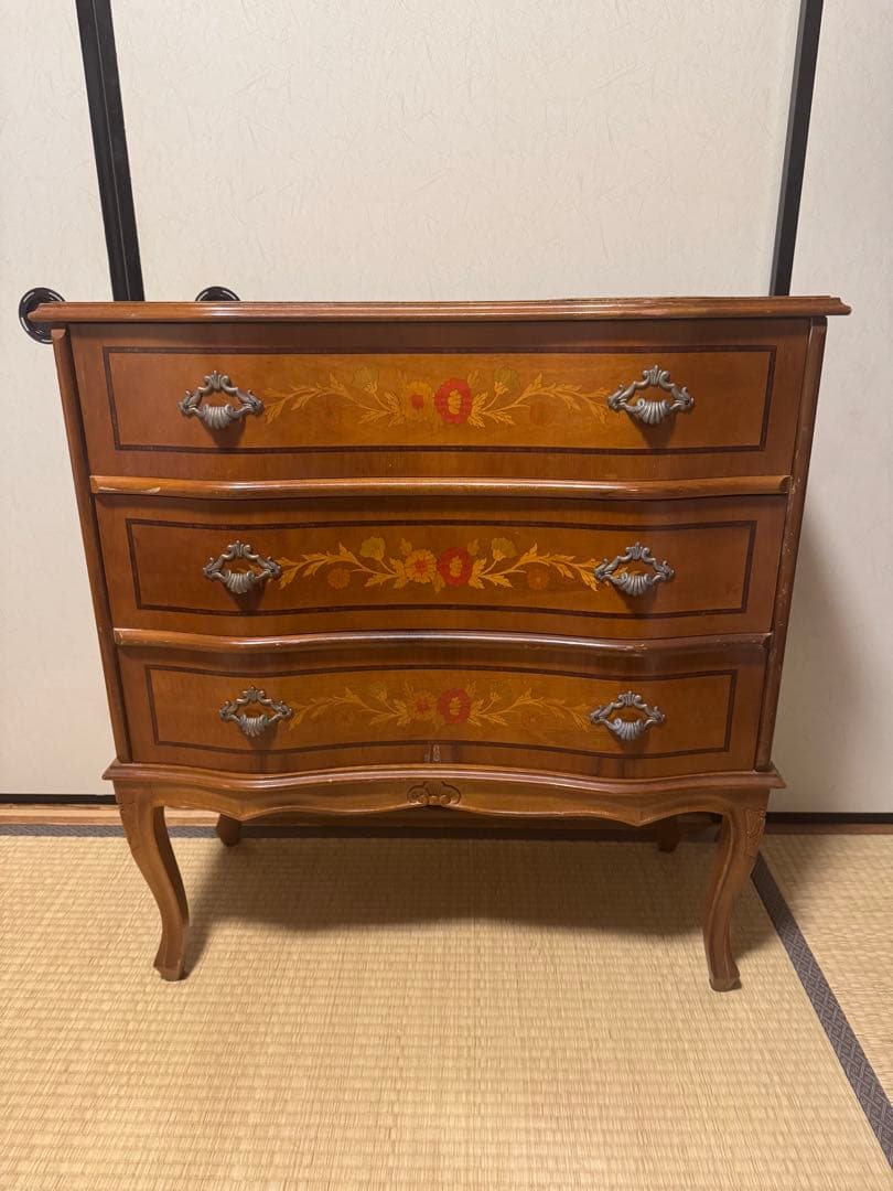 イタリア製3段チェスト 象嵌 猫脚 アンティーク