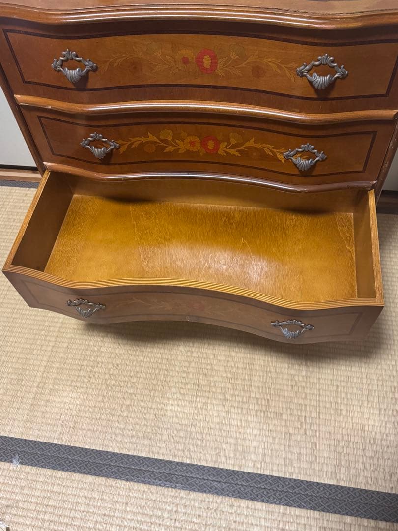 イタリア製3段チェスト 象嵌 猫脚 アンティーク