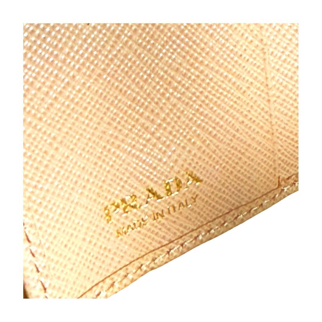 【美品】プラダ　ロゴ　サフィアーノ　4連キーケース　 キーリング