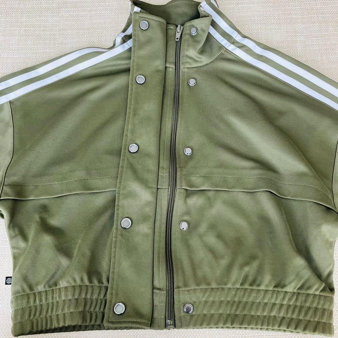 【美品】アディダス パーリィ トラックジャケット ショート丈 くすみグリーン