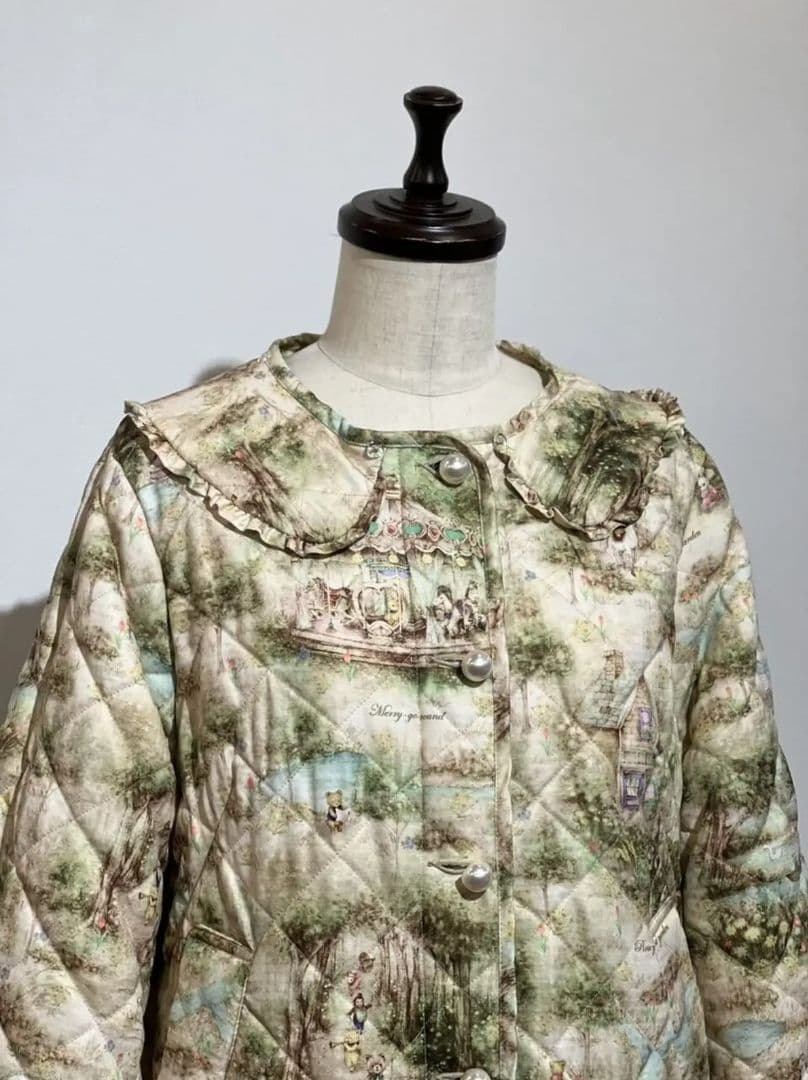 yukiemon フランシュリッペ パールボタン カルーセルキルトコート