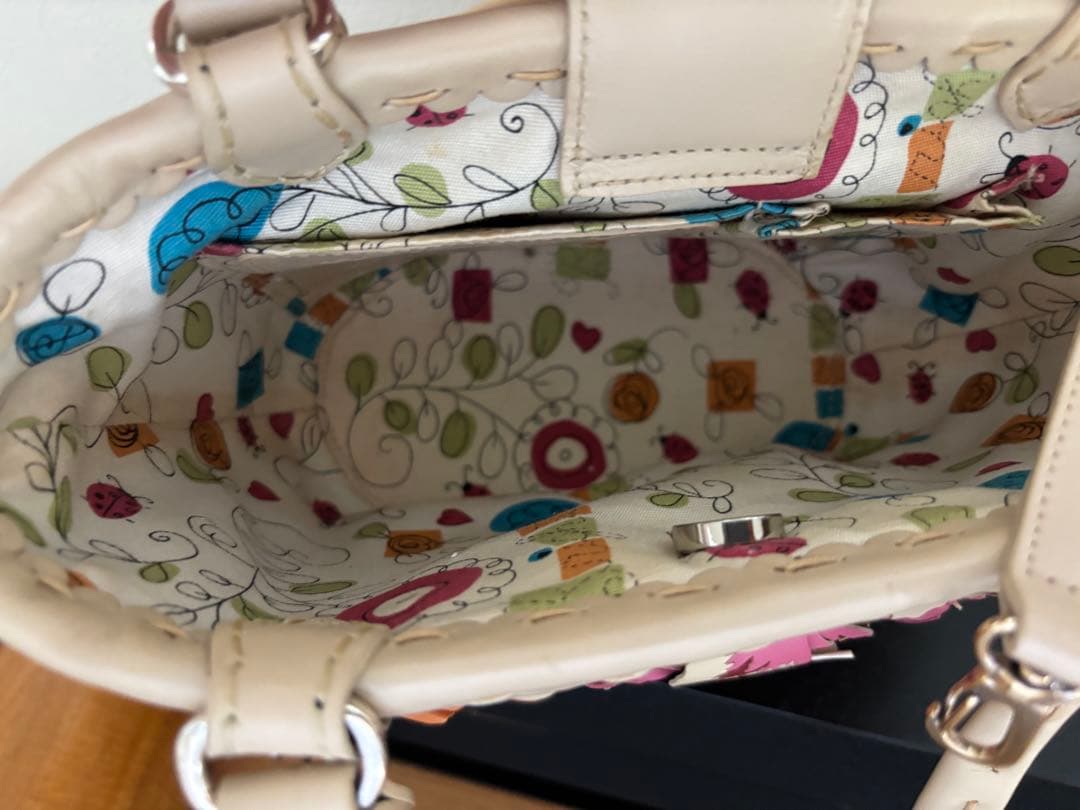 美品！かごバッグ　立体的な花　かごバッグ　花