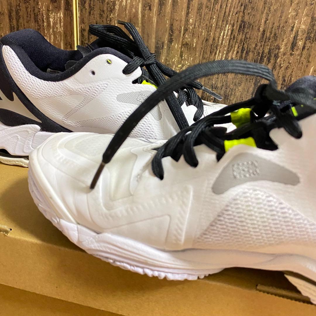 MIZUNO バレーボール　シューズ　23.5