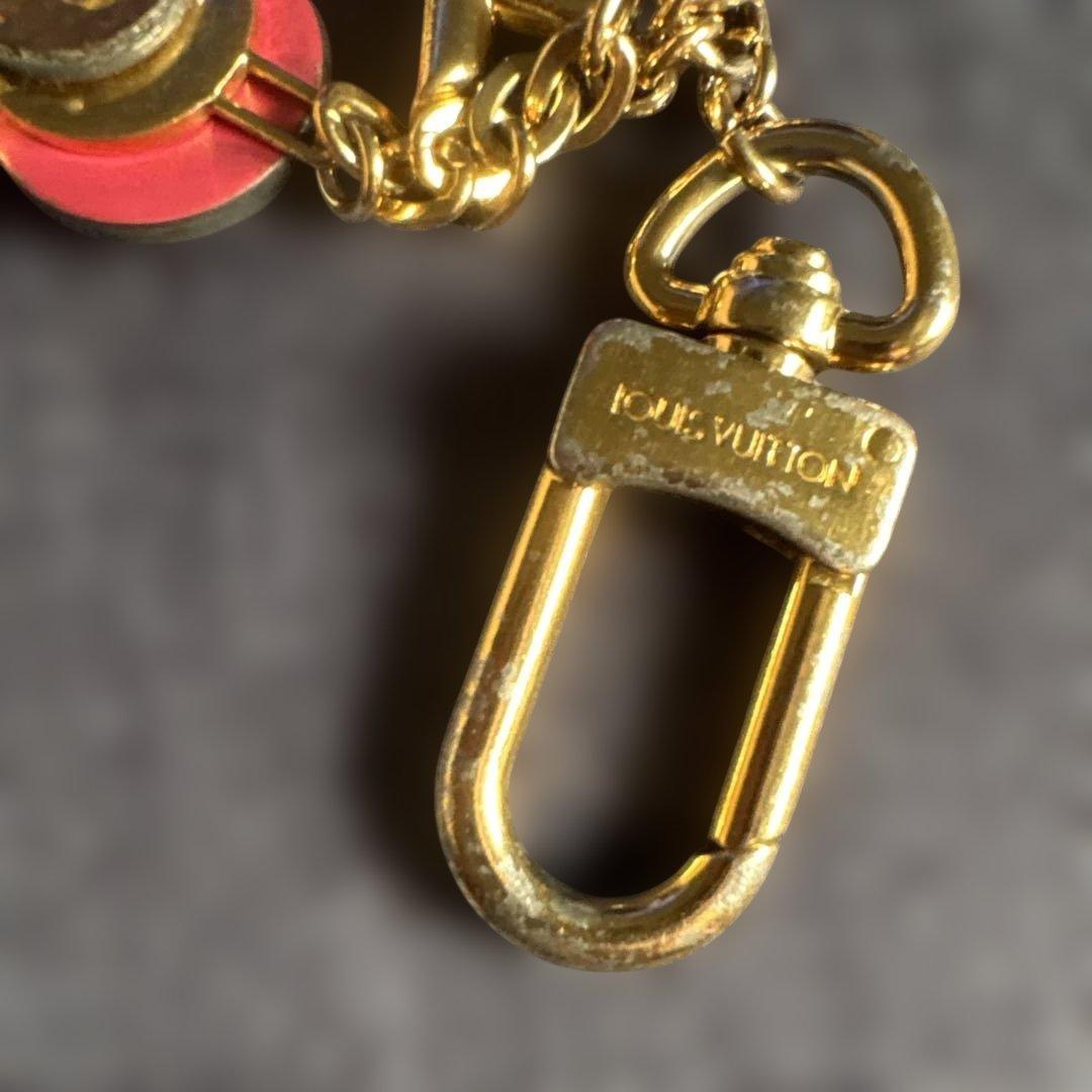 Louis Vuitton フラワー型キーホルダー ピンク