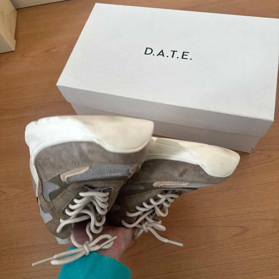 D.A.T.Eスニーカー