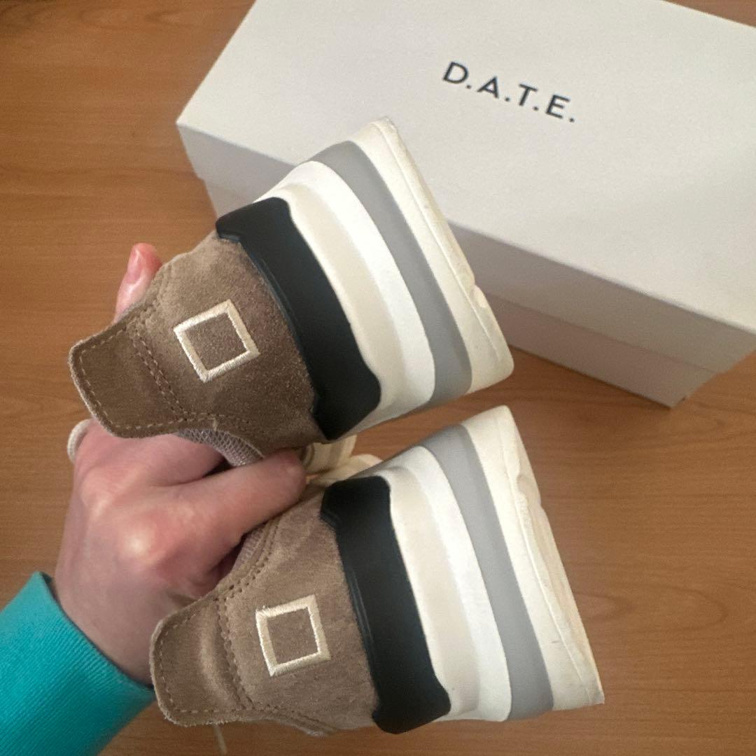 D.A.T.Eスニーカー