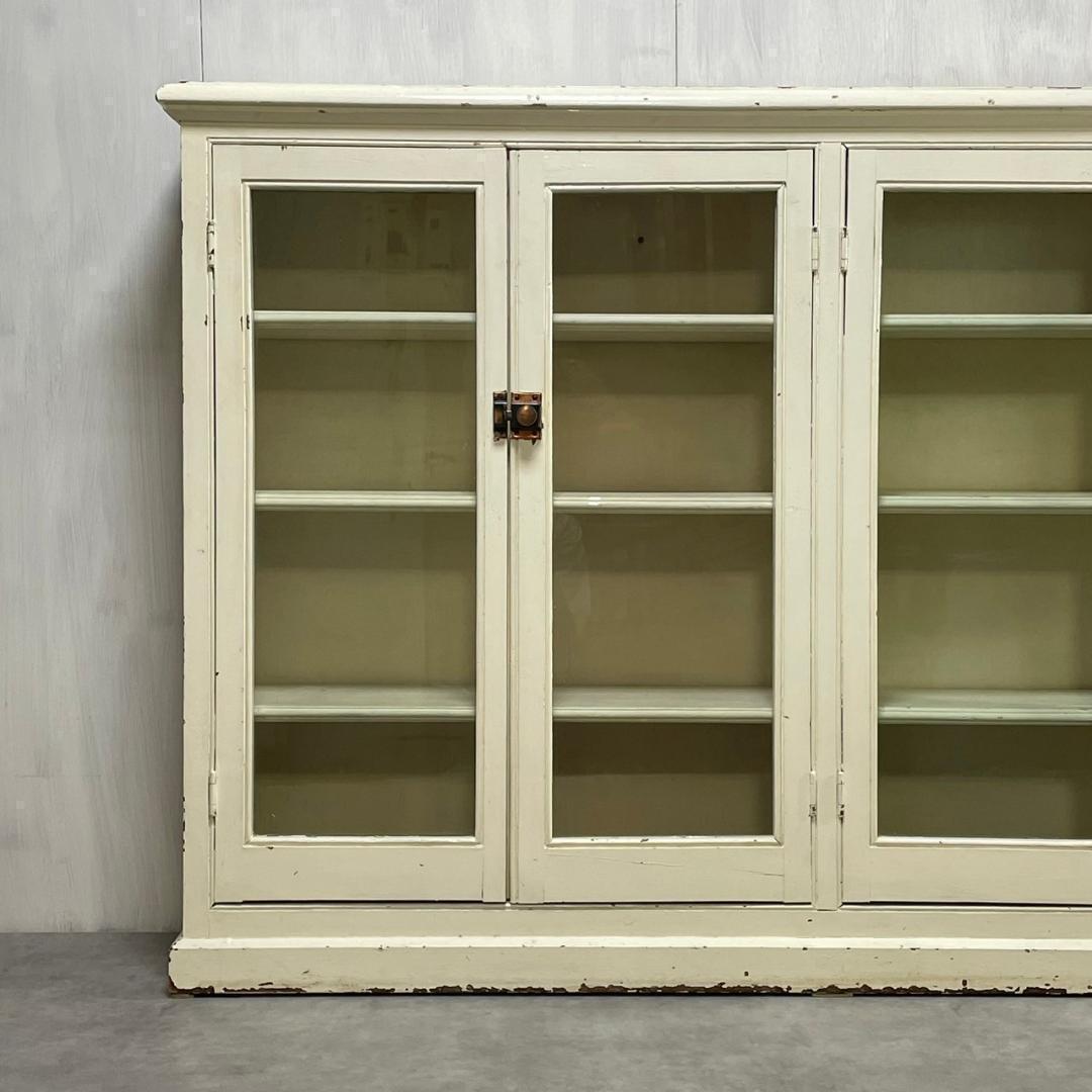 ヴィンテージ シャビーシック キャビネット ホワイト カップボード ショーケース