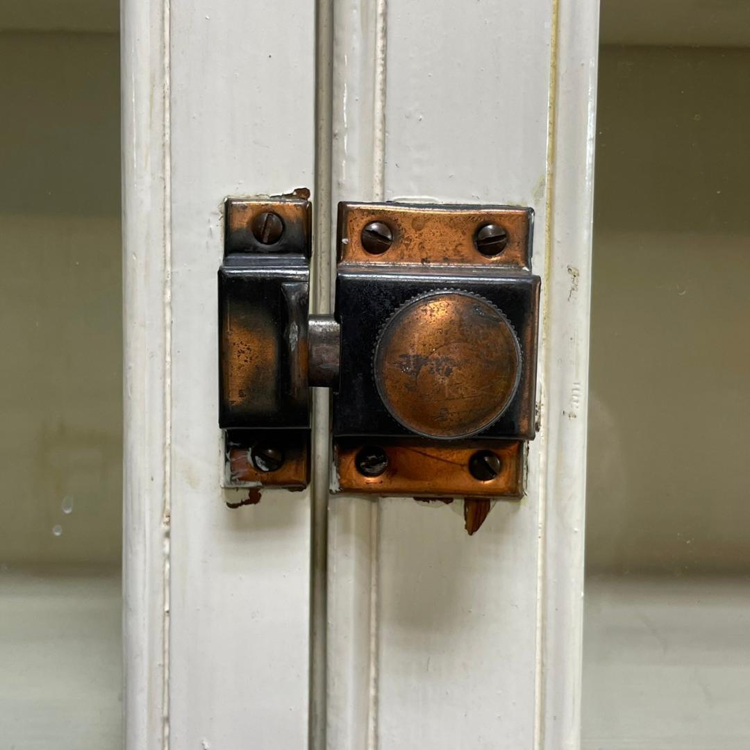 ヴィンテージ シャビーシック キャビネット ホワイト カップボード ショーケース