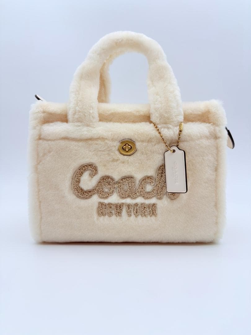 未使用✨箱付 COACH カーゴ 26 トートバッグ ファー ホワイト 2WAY