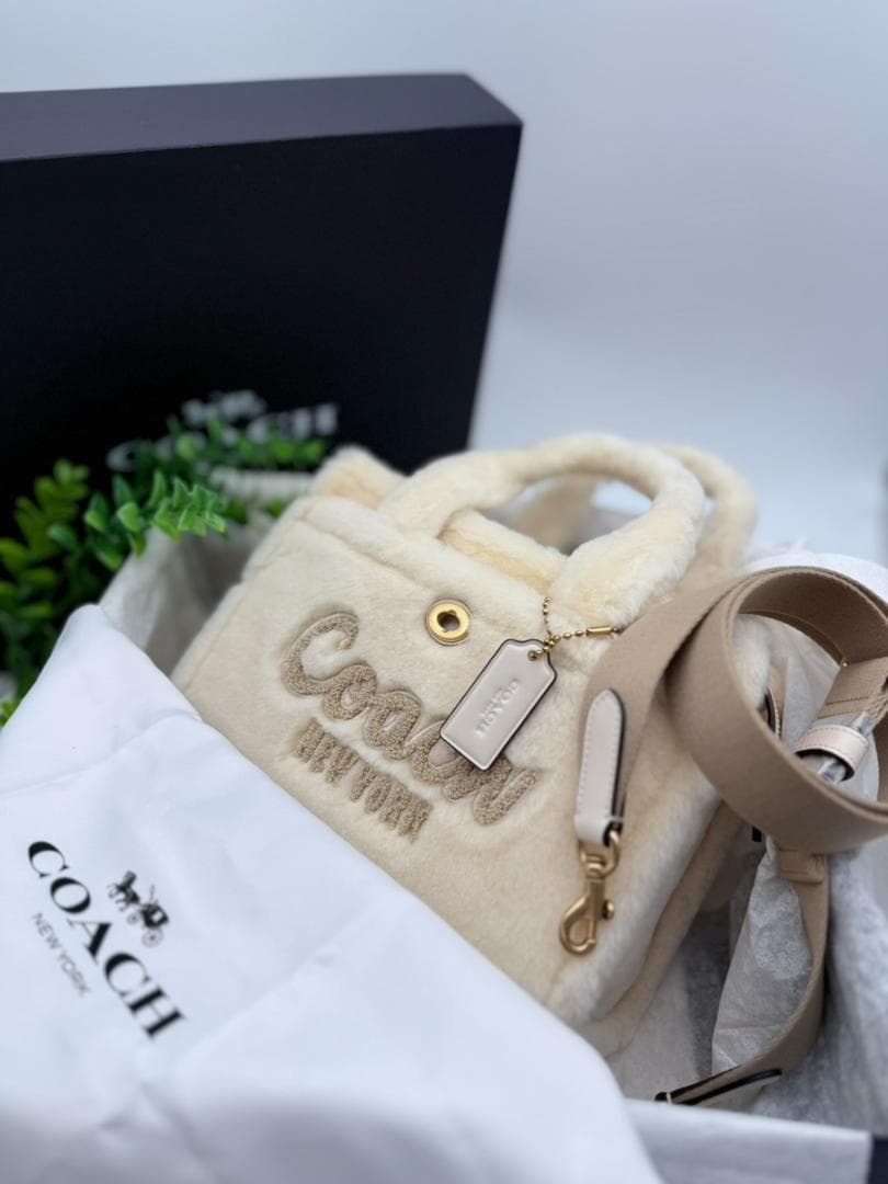 未使用✨箱付 COACH カーゴ 26 トートバッグ ファー ホワイト 2WAY