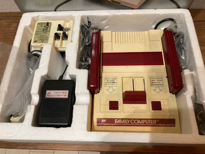 任天堂　ファミリーコンピューター未使用品