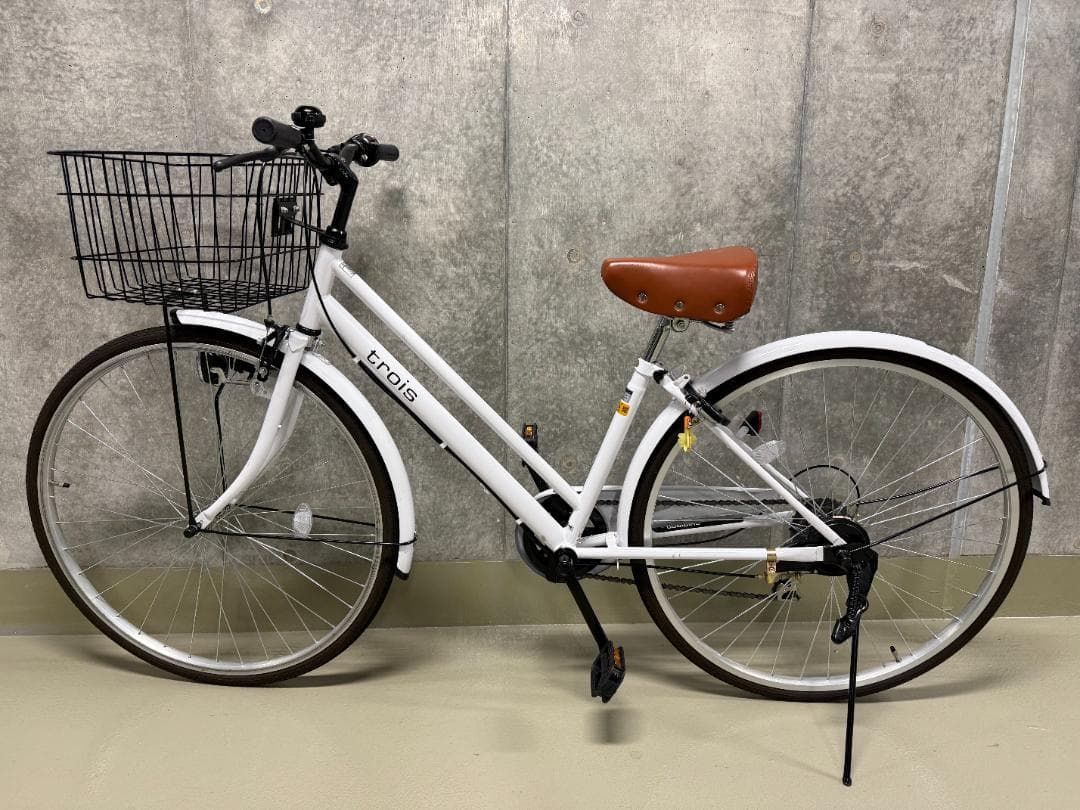 ★美品★trois シティサイクル 6段変速（白、カゴ付き）