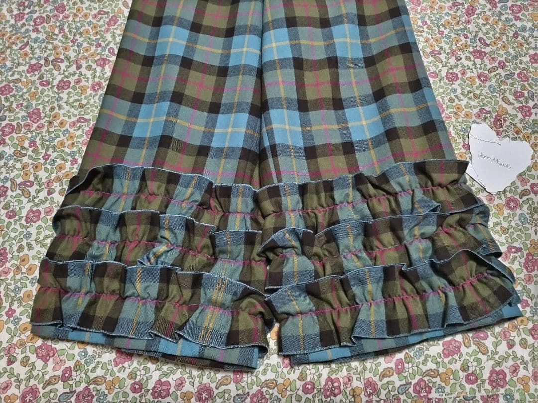 み*ん様 ジェーンマープル　タータンチェックフリルトリムパンツ　フレスコブルー
