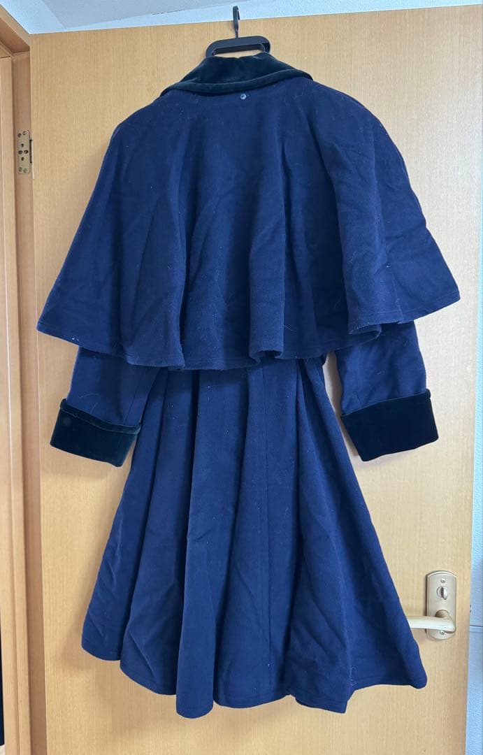 石原タイコ　ケープ付きロングコート（メーテル風）