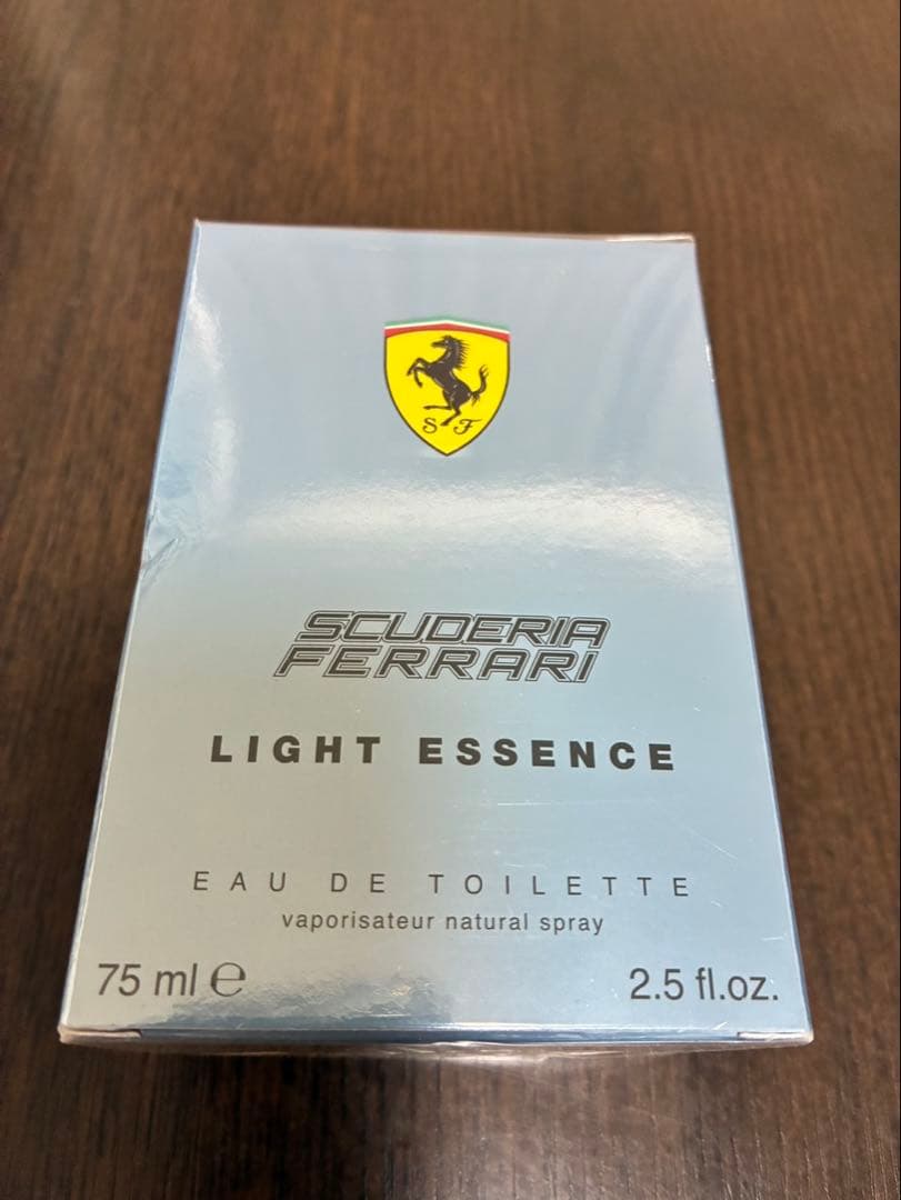 新品香水　フェラーリ　ライトエッセンス　75ml