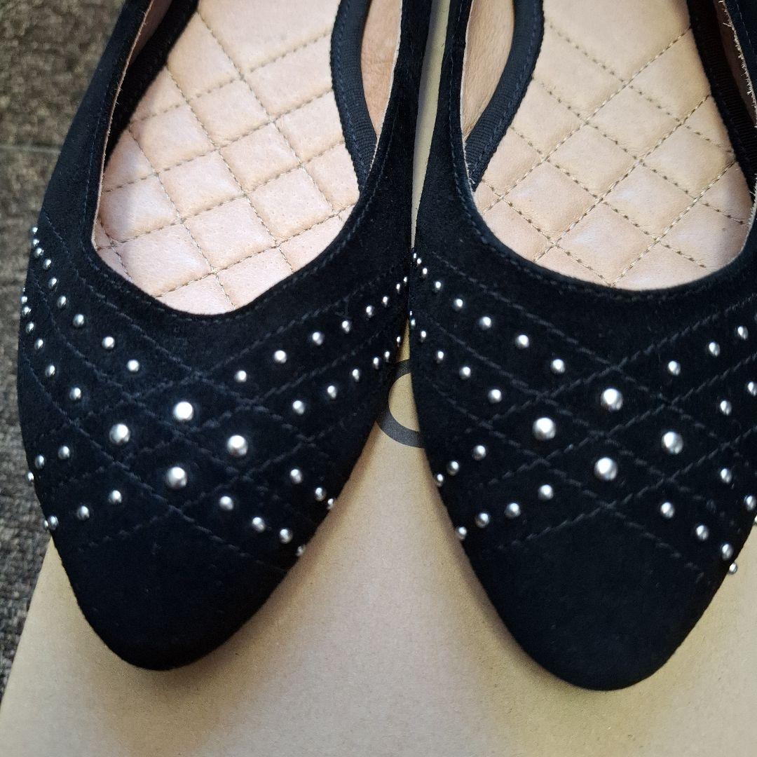 新品UGG スタッズ付き ブラックフラットシューズ