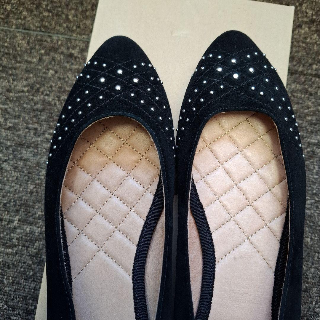 新品UGG スタッズ付き ブラックフラットシューズ