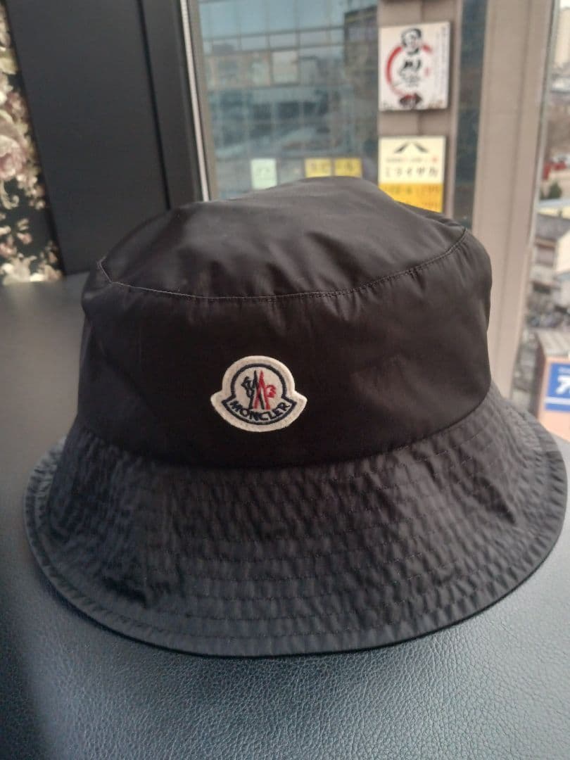 Moncler モンクレール　美品 ブラック バケット ハット